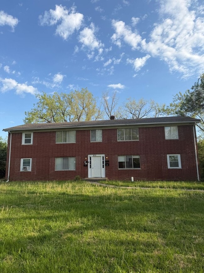 Building Photo - 6111 Laurel Hall Dr Unit 6111 Laurel Hall #3