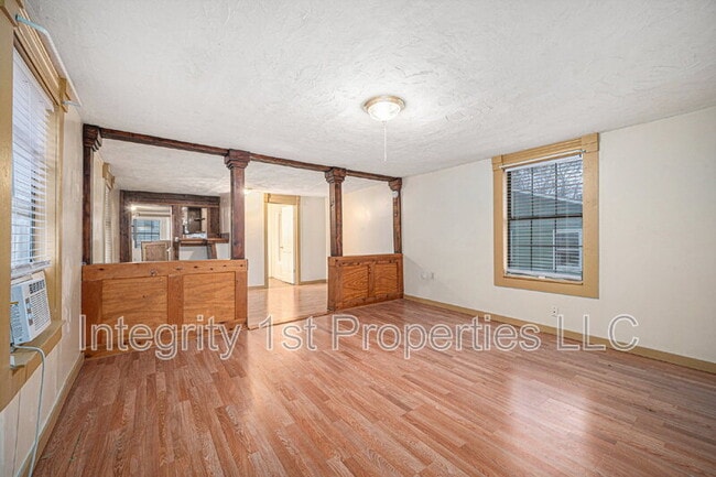 Photo - 618 N 11th St