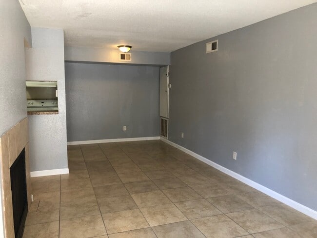 Photo - 716 Memorial Mews St Unit C