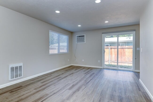 Photo - Beautifully Renovated 2 Bed, 1 Bath Townhouse – Available July 1st! Unit 2522 Arthur St.