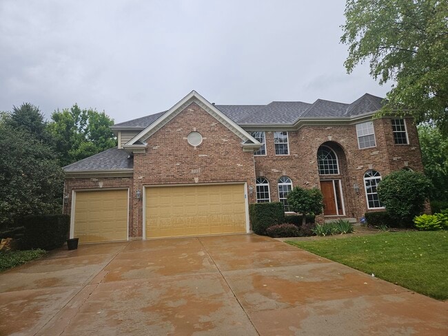 Building Photo - 733 Woodbury Ct