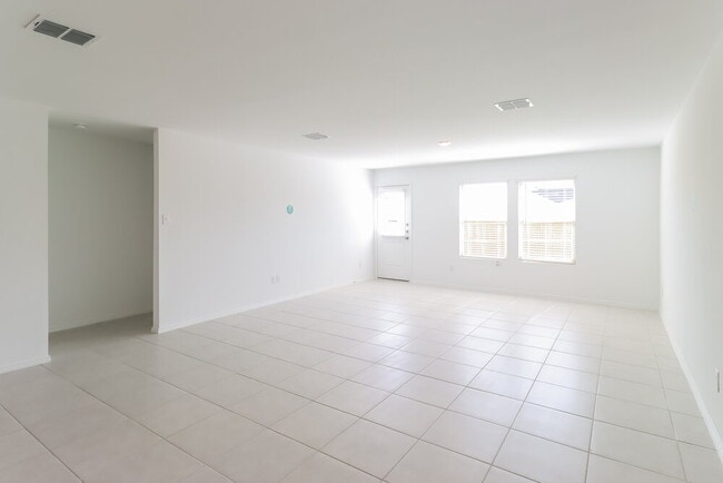 Photo - 325 Ranchito Pass