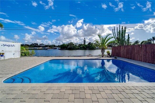 Photo - 5900 N Farragut Dr