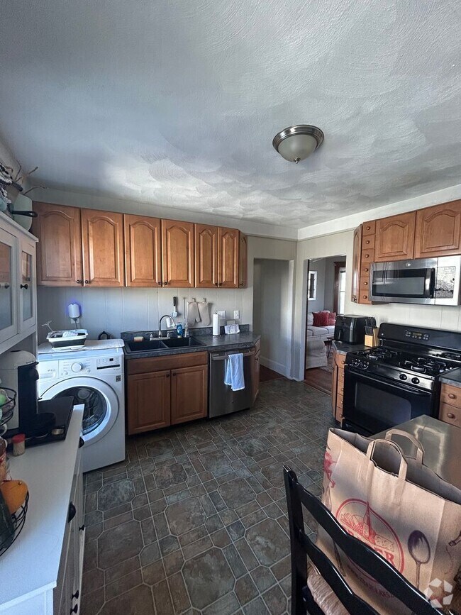 Building Photo - 932 E 4th St Unit 3 Rental