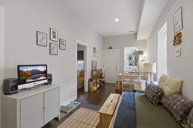 1854 W 18th St Unit 1R