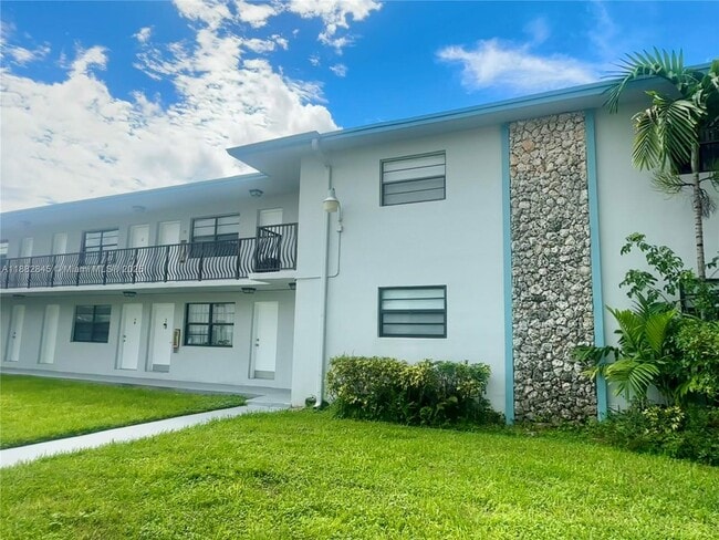Building Photo - 6780 SW 44th St Unit 13 Rental