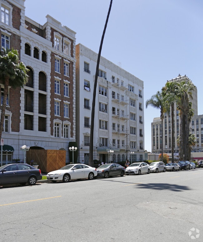 Photo - The Versailles