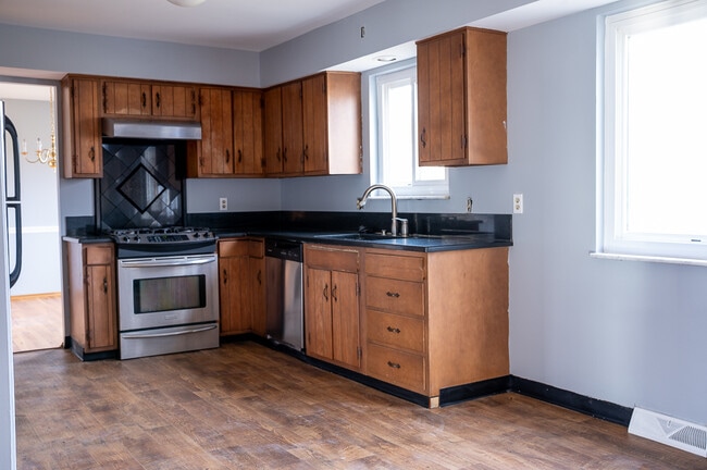 Photo - 10737 Silverbrook Dr