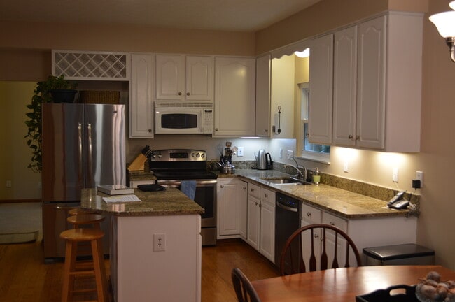 Photo - 6041 Holywell Dr