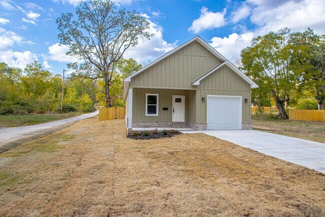 Photo - Move-In Ready New Construction Near Downtown & Hospitals!