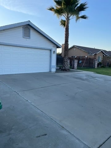 Photo - 2053 Thompson Ave