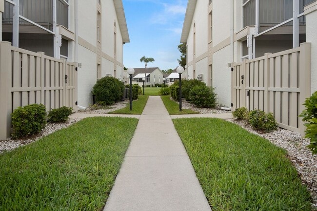 6879 Pentland Way