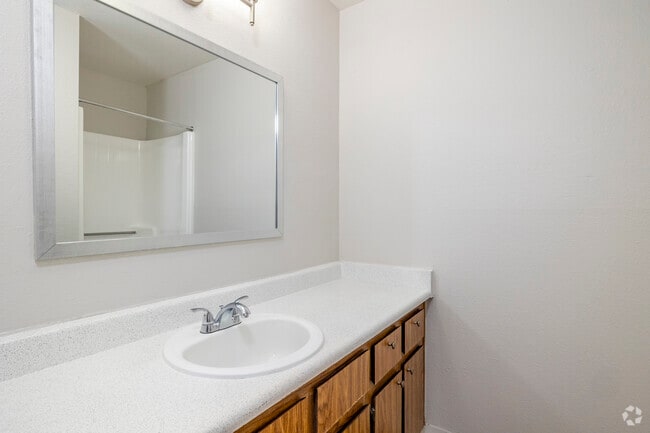 3BR, 2BA - 1,444SF - Main Bathroom
