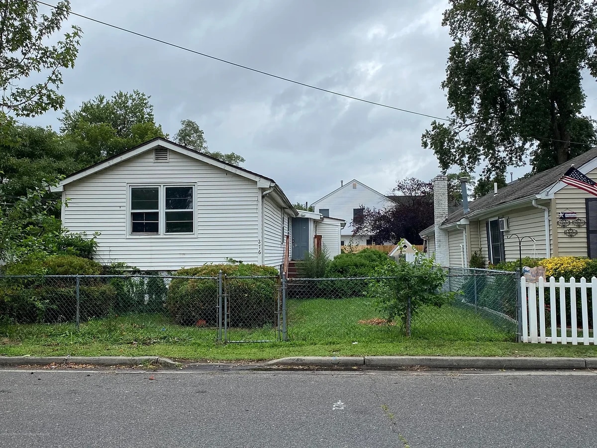 Photo - 276 Linden Ave