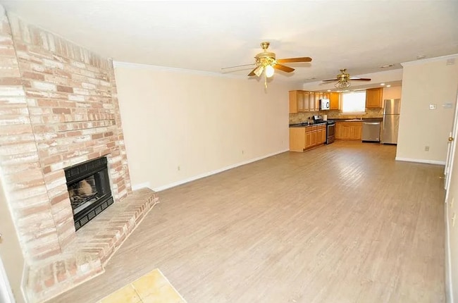 Photo - 2 Bedroom, 1.5 Bath Townhome – Modern Comf...