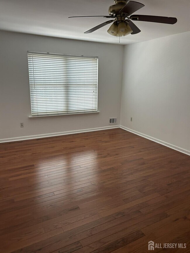Photo - 53 Boxgrove Pl