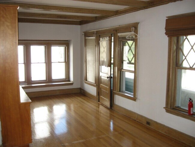 Photo - 34 Leonard St Unit 1