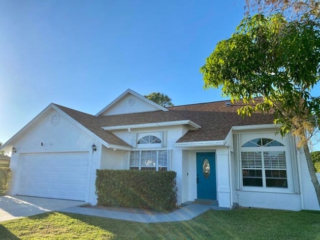 Building Photo - 104 Van Gogh Way