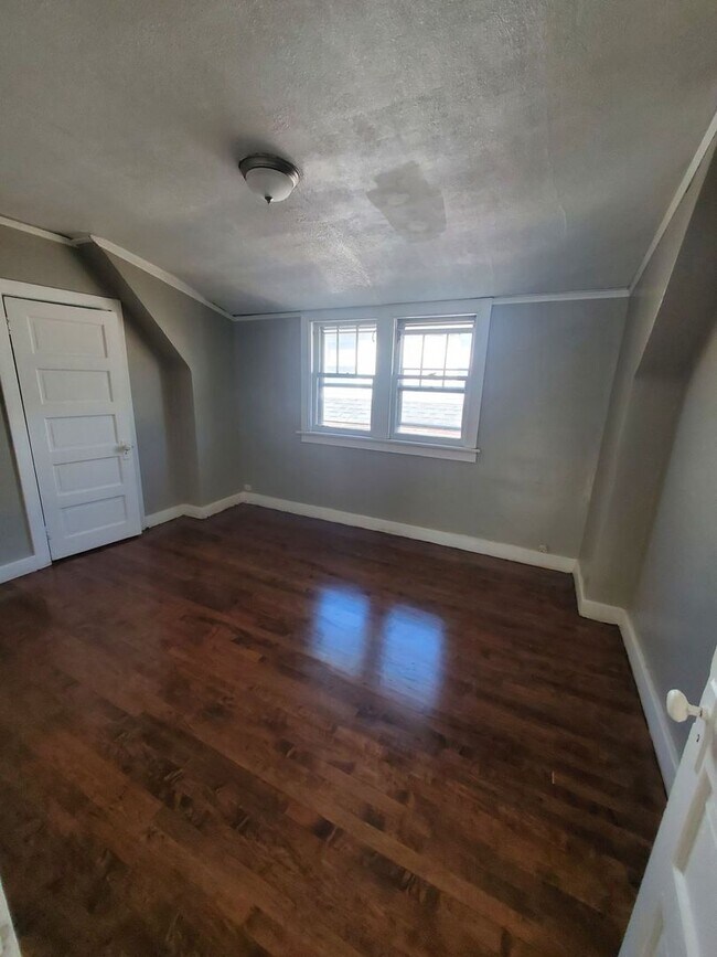 3149 N 25th St Unit 3149A (Upper)
