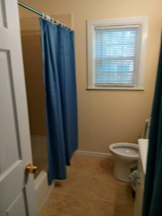 Photo - 2723 Memorial Dr SE