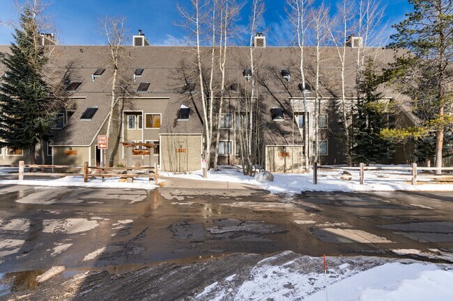 Building Photo - 21680 US-6