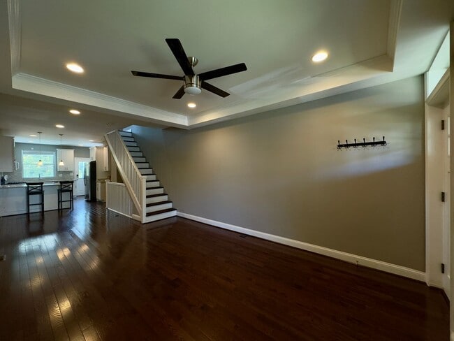 Photo - 615 W 33rd St