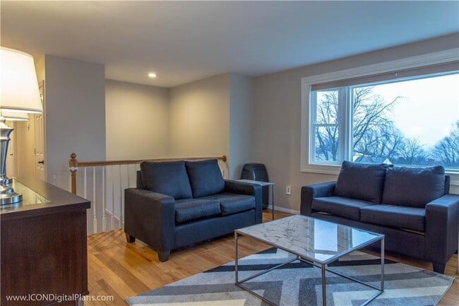 25 Algonquin Dr