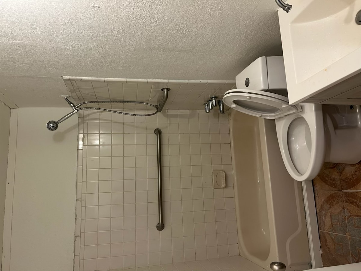 Photo - 5131 Sussex Ave