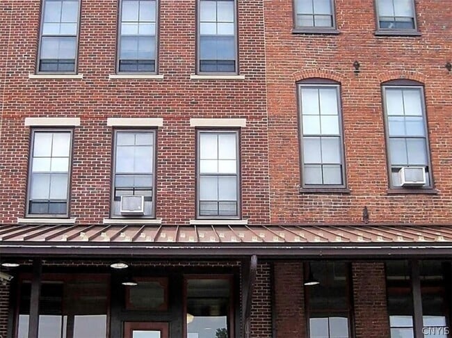 Building Photo - 260 State St