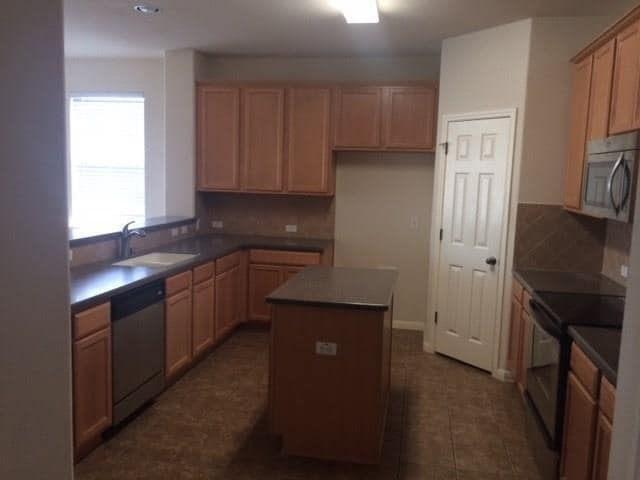 Photo - 177 Devonshire Dr