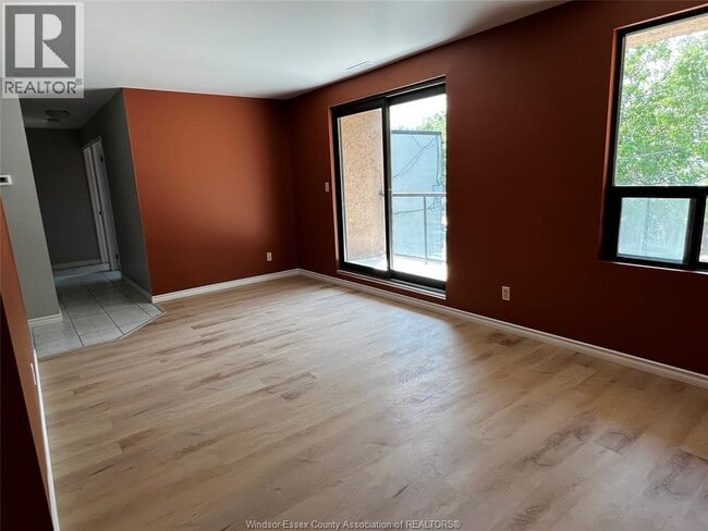 Photo - 3875 Tecumseh Rd E Unité 3