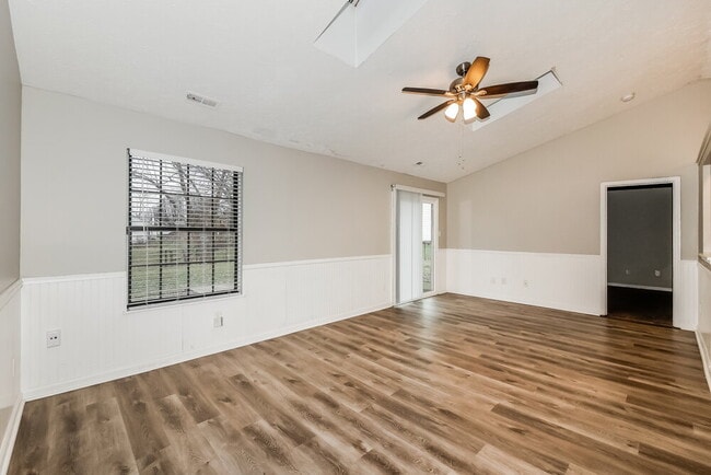 Photo - 6210 Carrie Cir