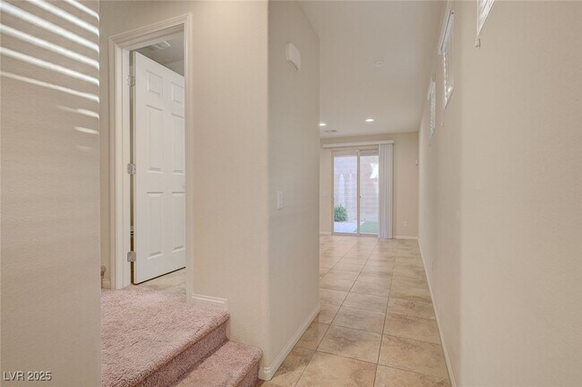 Photo - 6625 Rocky Reef St