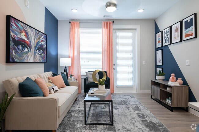 2BR, 2BA - 987SF