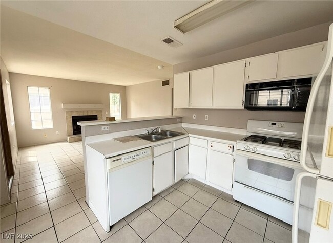 Photo - 4672 Krissylouise Way Unit A