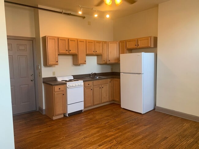 Photo - Available Now! Modern 1 Room Studio Apartment in Downtown York City Building