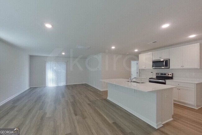 Photo - 112 Overstreet Way
