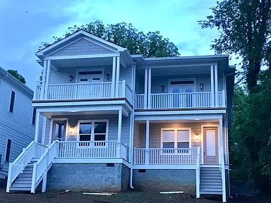 Building Photo - 2112 11th Ave N