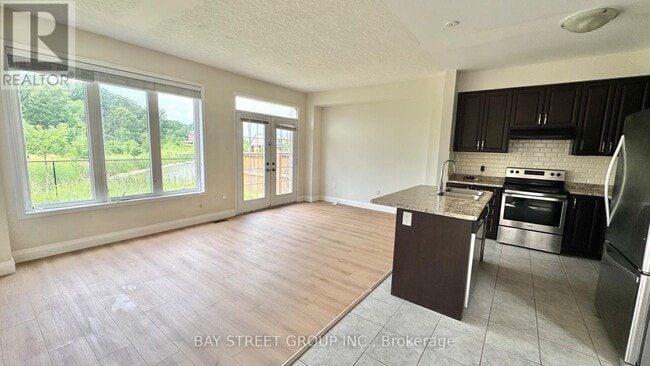 Photo - 7735 Shadbush Ln