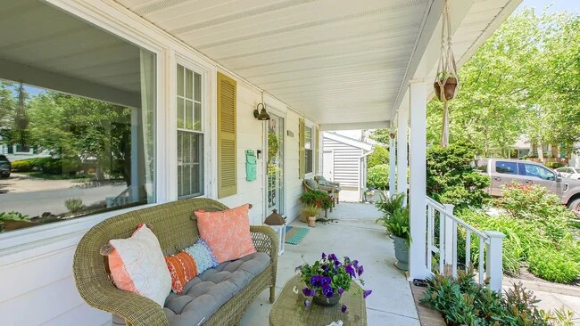 Photo - 110 N Pembroke Ave