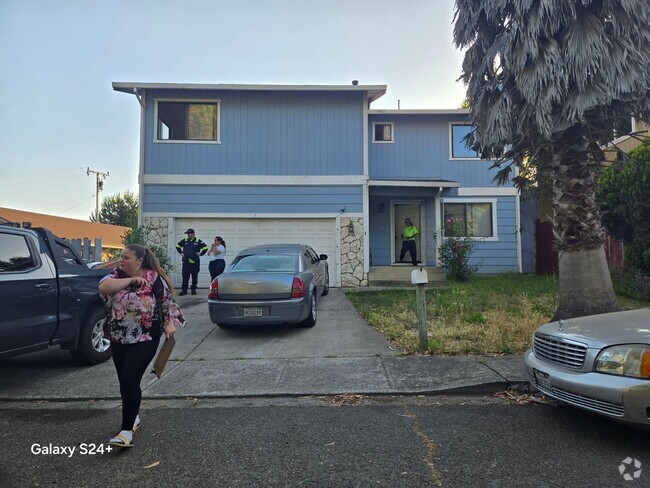 Building Photo - NOW AVAILABLE!!! OPEN HOUSE!
