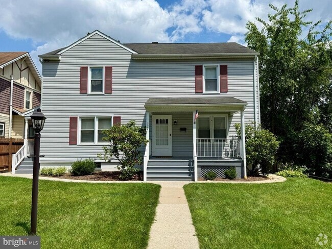 Building Photo - 324 Pangborn Blvd Rental