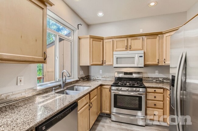 Photo - 7535 SW Onnaf Ct