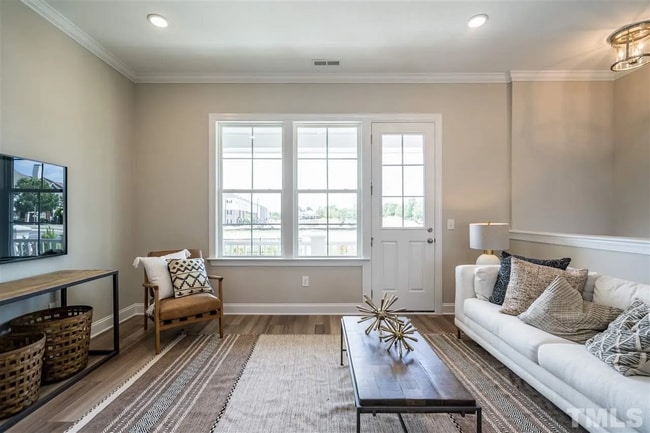 310 Clementine Dr