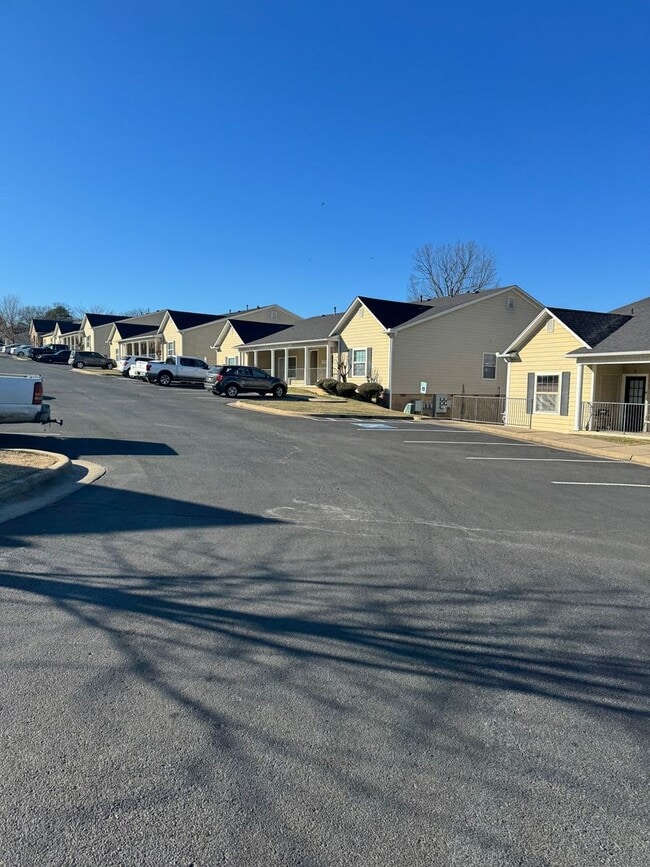 Photo - Hillview Village Apartments