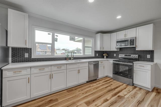 Photo - 2929 Sayles Blvd