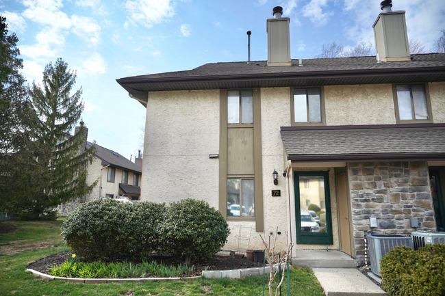 Photo - 72 Hampshire Dr Townhome