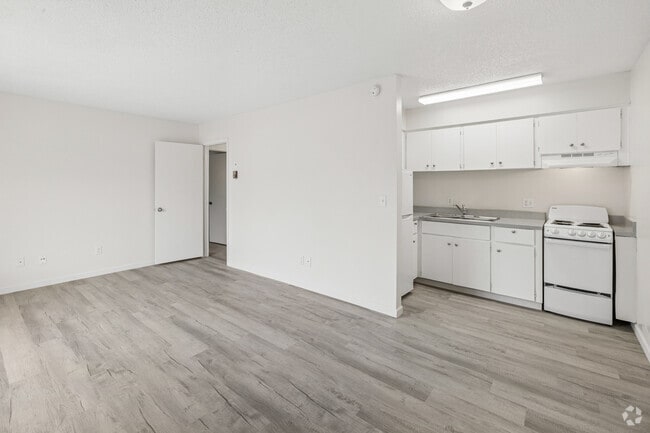 1BR, 1BA - 427SF - Living, Dining Area and Kitchen