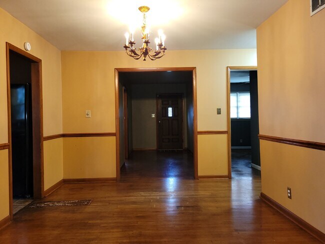 Photo - "Spacious 3-Bed Haven with Hardwood Floors in Huntsville – 2115 Sq Ft of Comfort!"