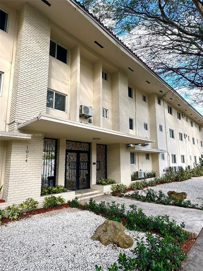 Photo - 1014 Salzedo St Unit 311